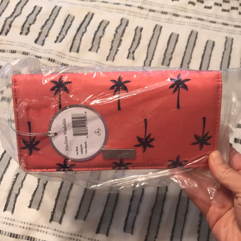 JuJuBe Be Rich Wallet in Palm Beach design